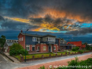 Pater Marlet in It Aude Kolonyh&ucirc;s, Frühling auf Schiermonnikoog